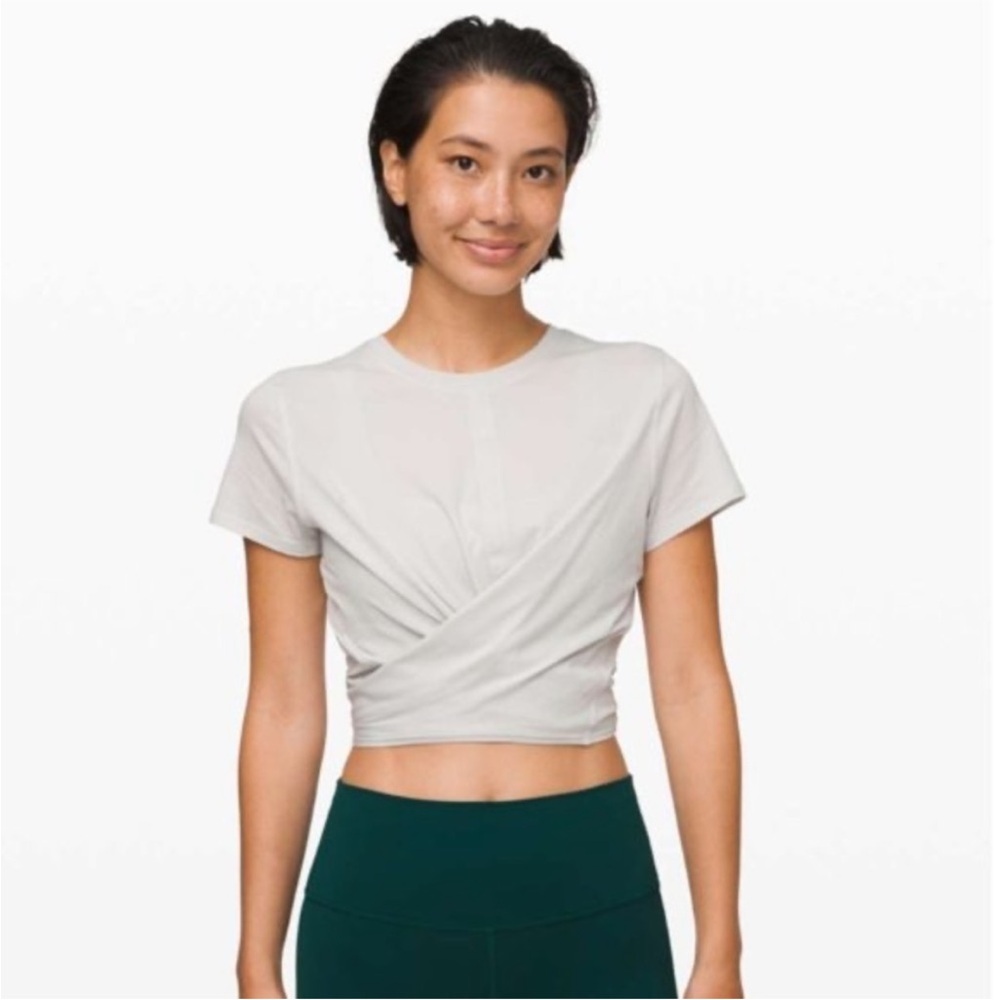 Lululemon Time To Restore Short Sleeve Size 6